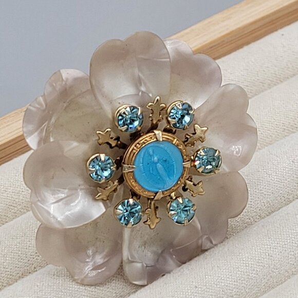 Religious Mother Mary Lucite Brooch Pin Blue Rhinestones Prong Set Vintage - Picture 3 of 5
